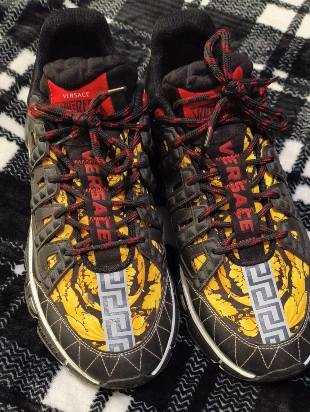 Versace Chain Reaction Sneakers - Picture 6 of 7